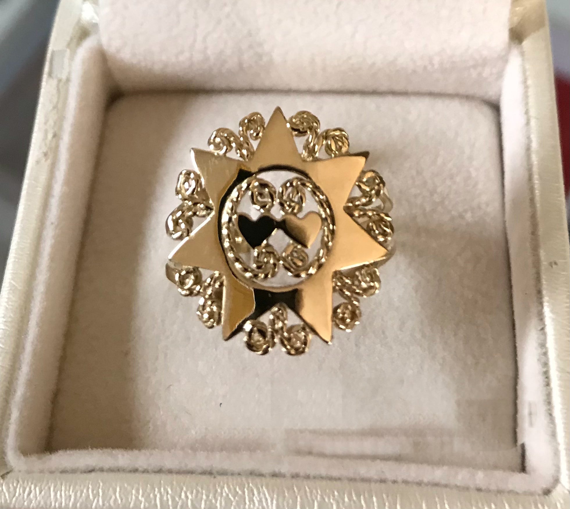 Anello in oro con Presentosa