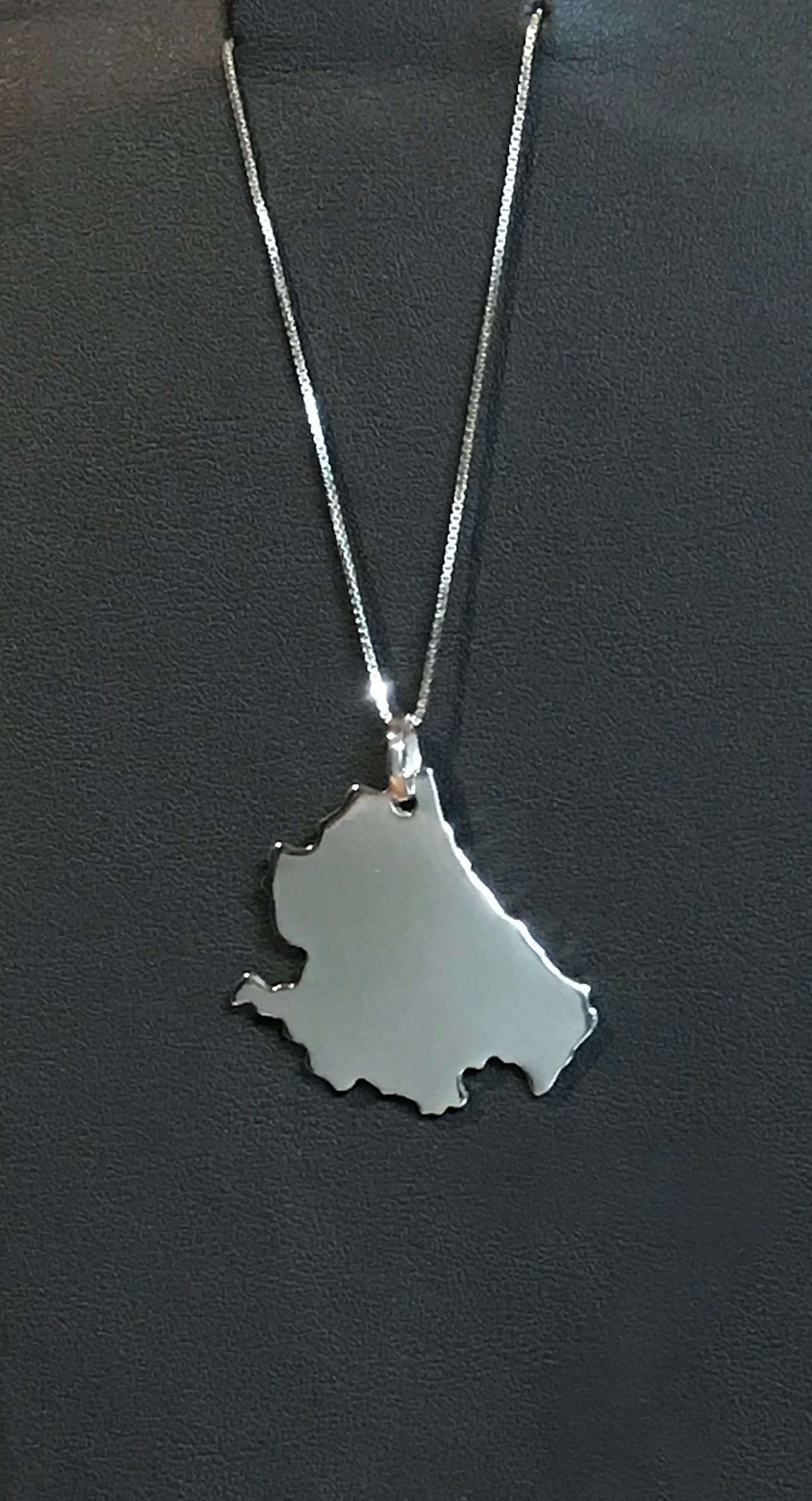 Catenina con ciondolo in argento