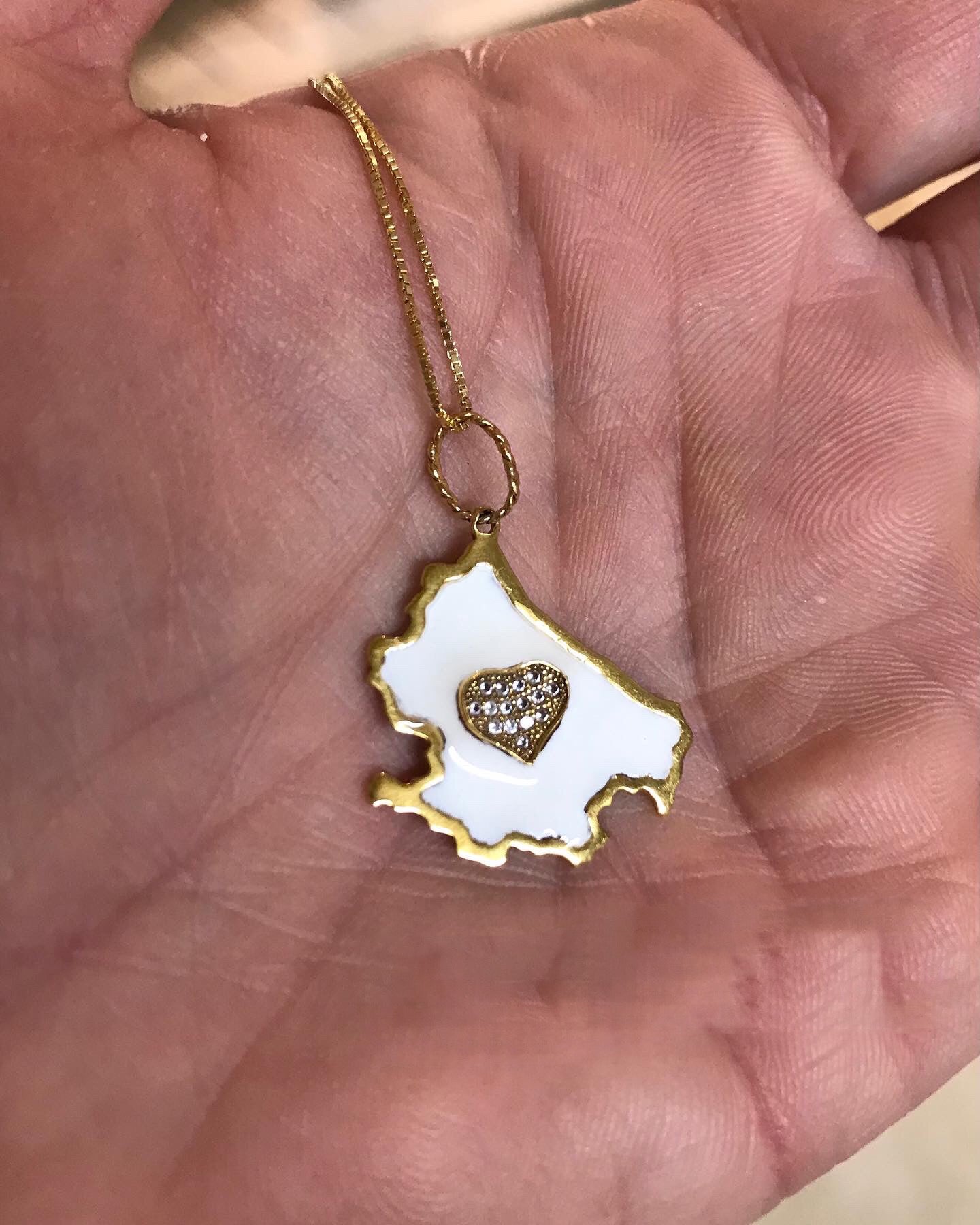 Collana in argento dorato con ciondolo dell'Abruzzo